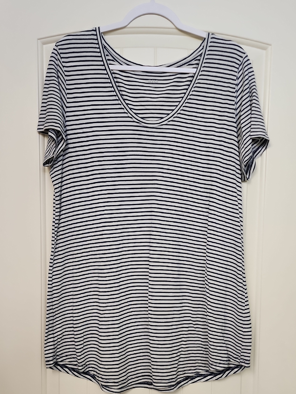 Striped Scoop Neck Short Sleeve Top - Navy & White